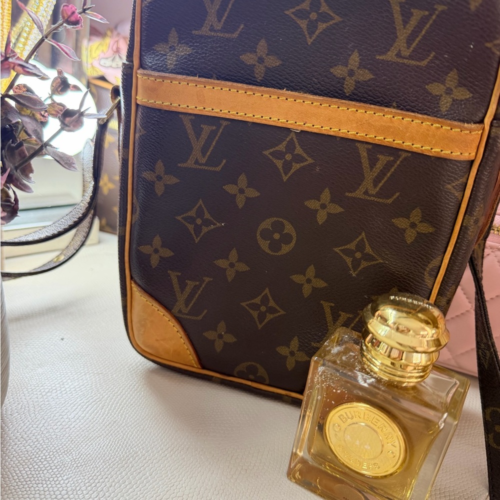 Louis Vuitton Danube crossbody Monogram Messenger Bag - Brown/Tan Leather Trim - Picture 16 of 16
